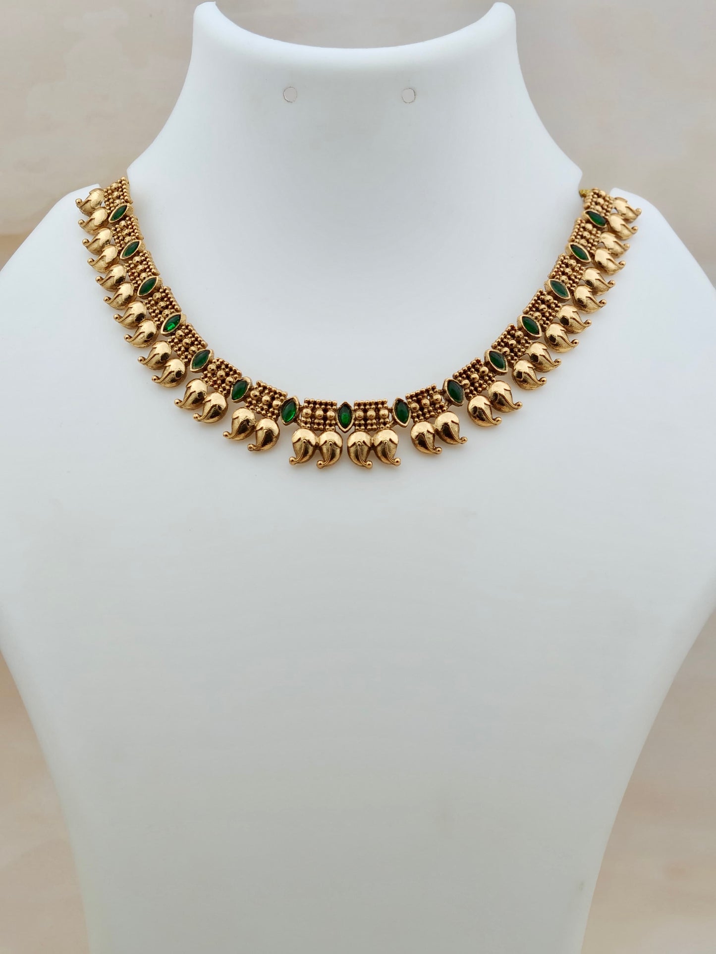 Beautiful Mango Design Necklace