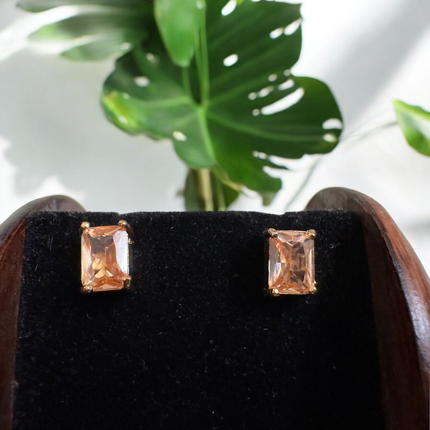 Single Stone Stud (square-small)