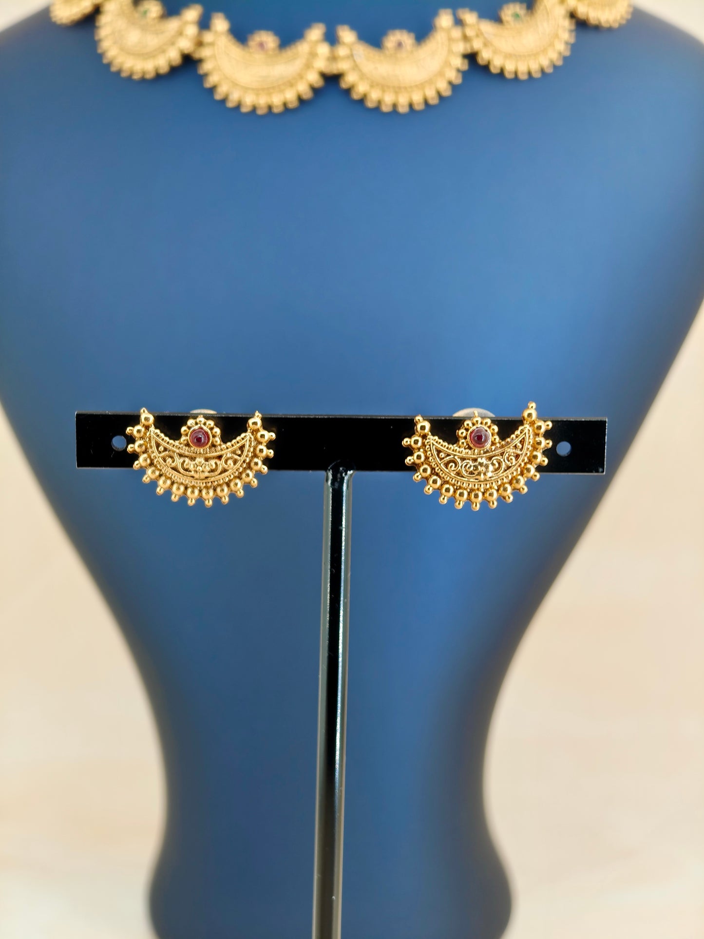 Beautiful Moon Choker