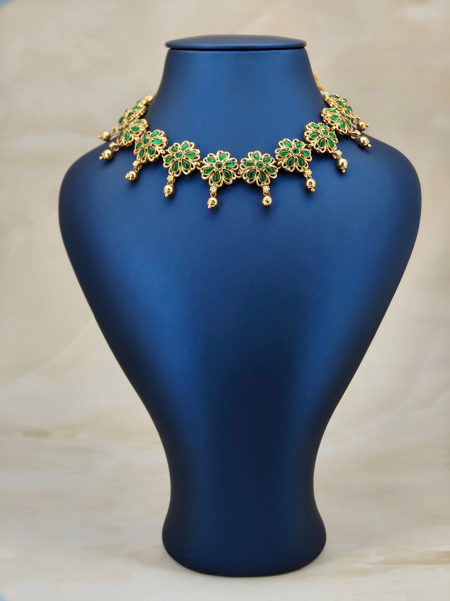 Floral Pattern Hanging necklace Green