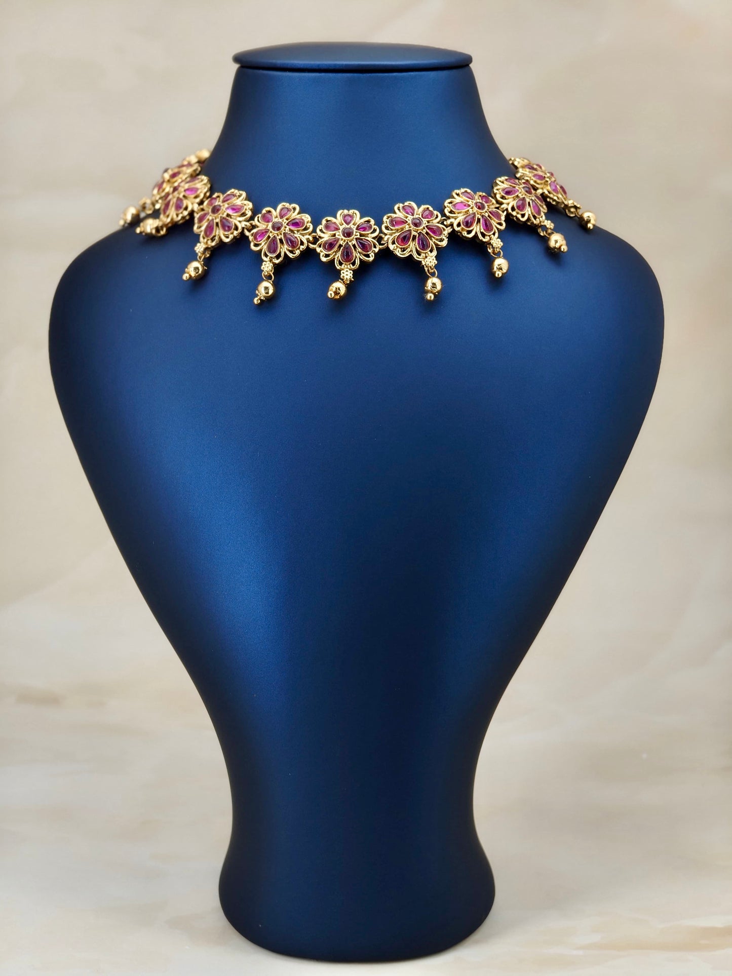 Floral Pattern Hanging necklace Ruby