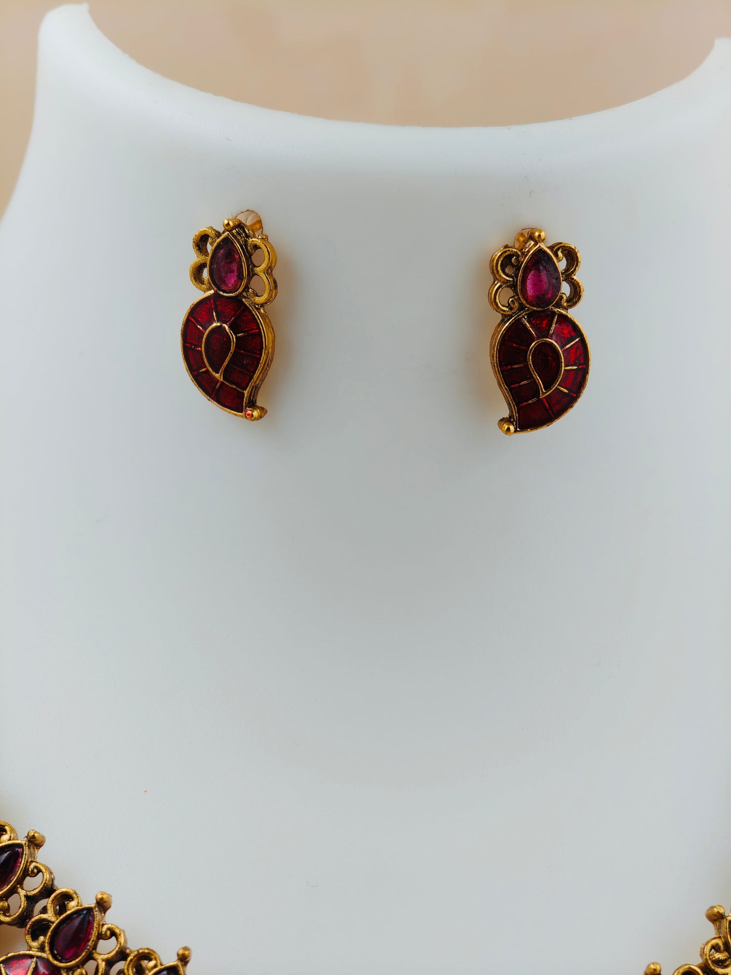Classic Mango Necklace Red