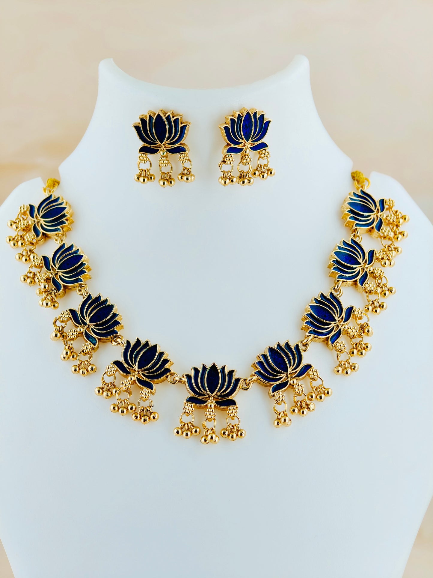 Beautiful Lotus Hanging Necklace in Royal Blue