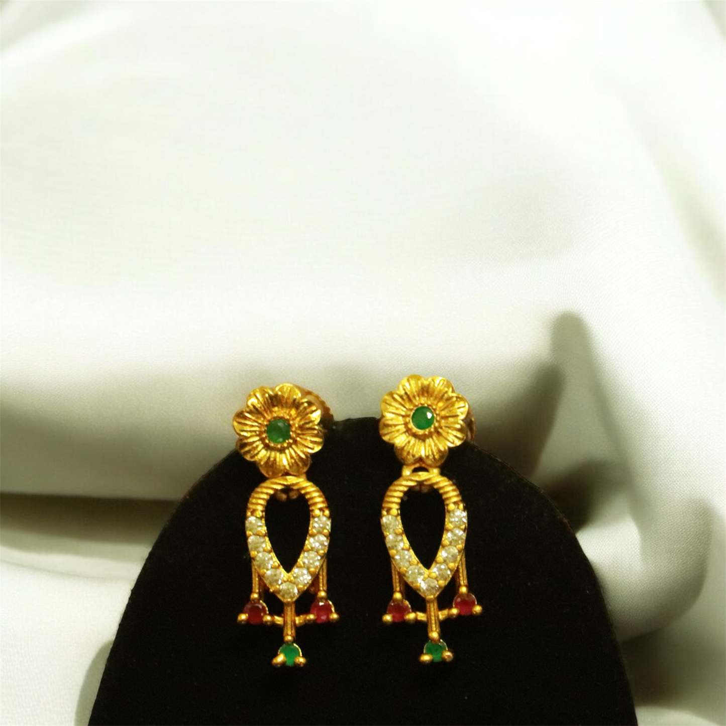 Simple and Elegant Necklace with Earrings Set