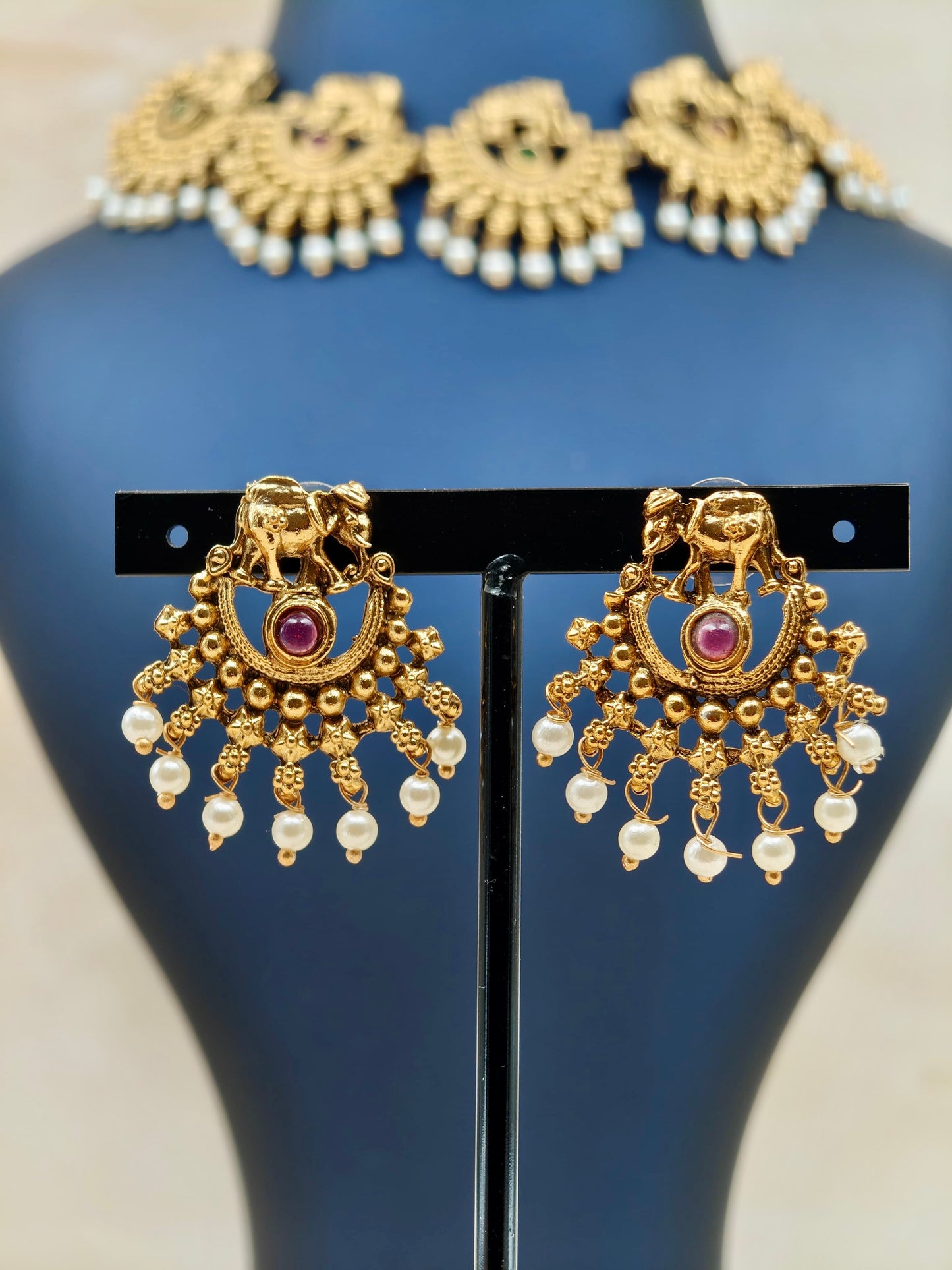 Beautiful Maathanga Necklace with Pearls