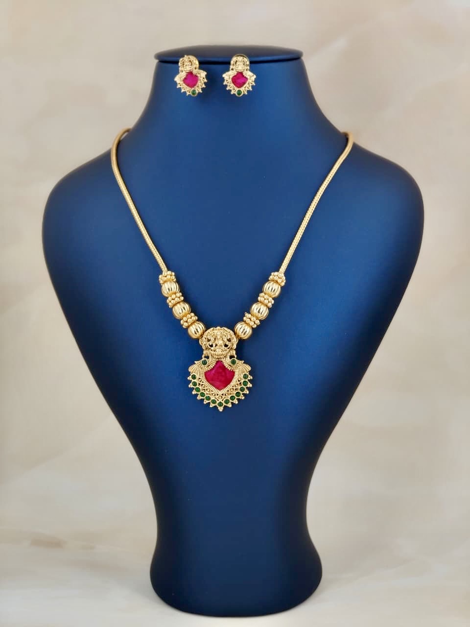 Single Palakka Pendant Necklace Rani Pink
