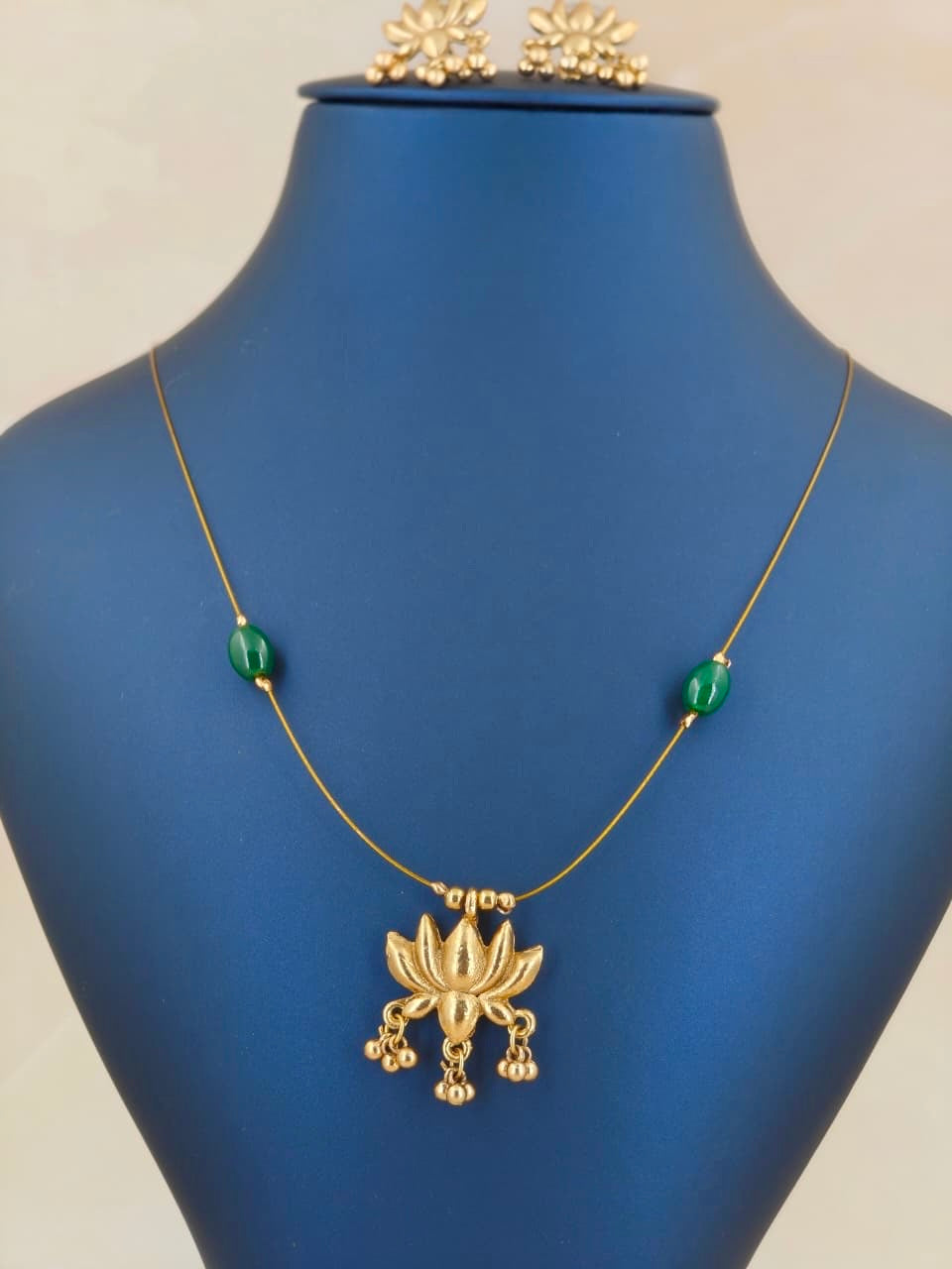 Single Pendant Lotus Invisible Necklace