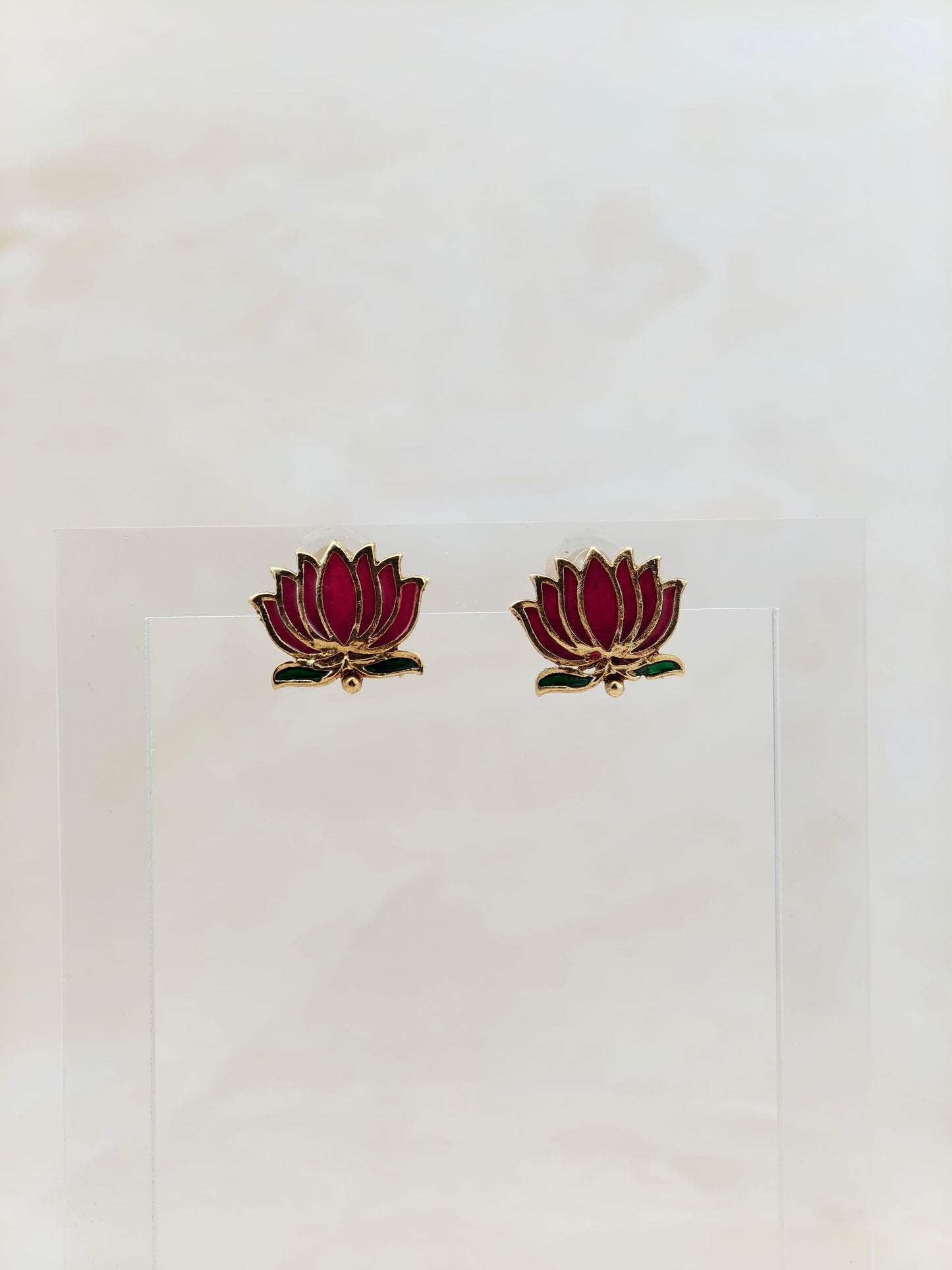 Single Lotus Pendant Invisible chain Pink