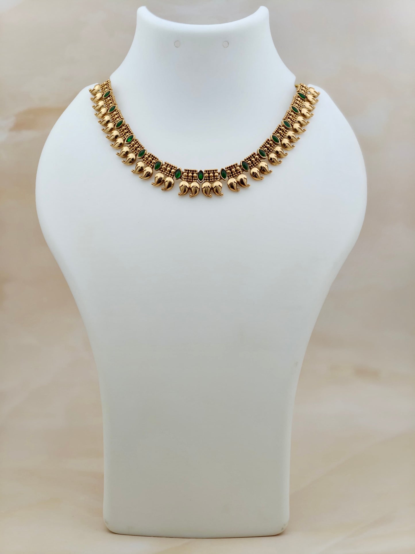 Beautiful Mango Design Necklace