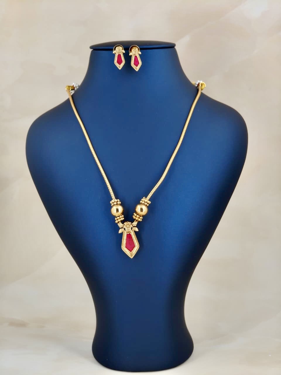 Mini Pendant Necklace