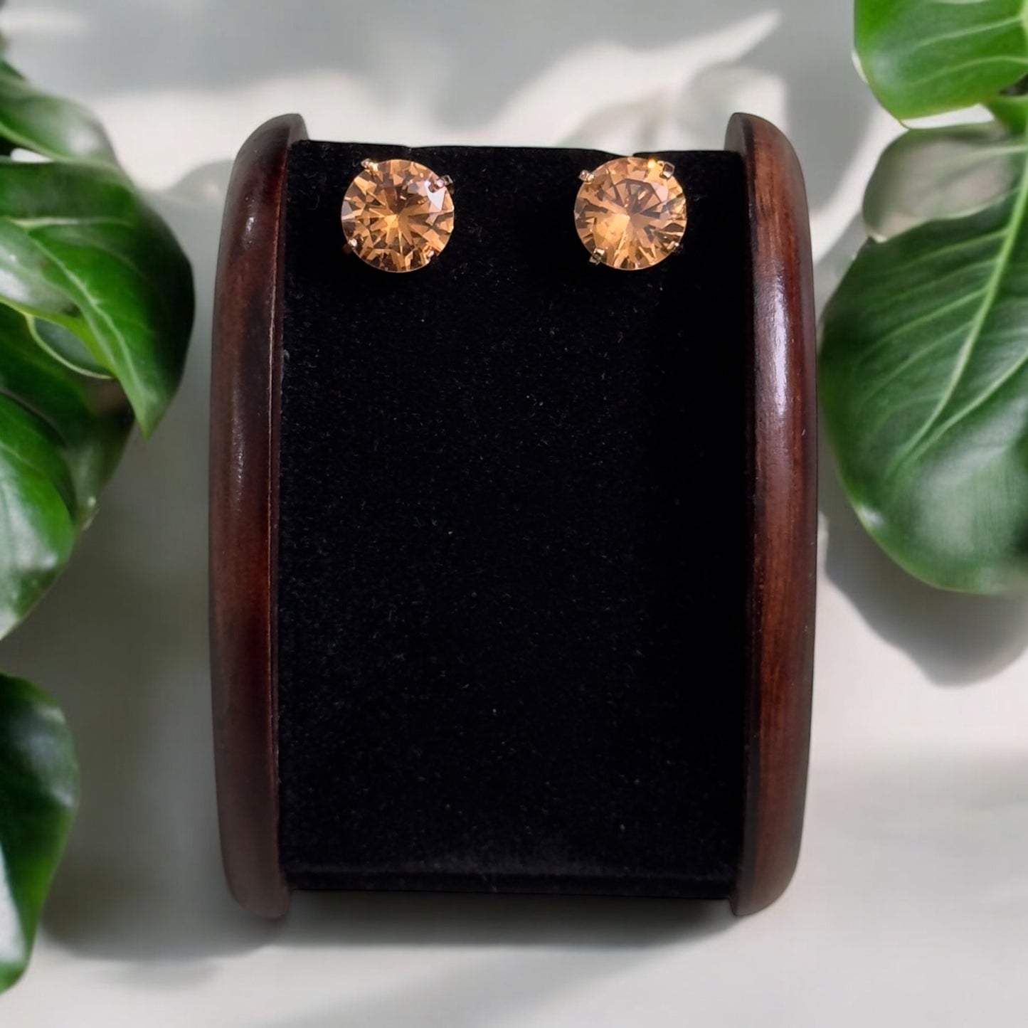 Studs with Single Stone (round)