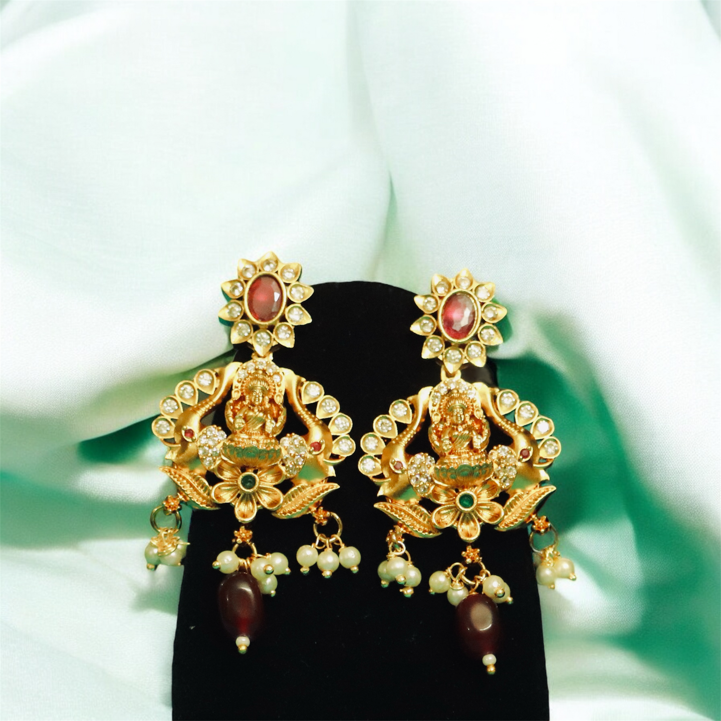 Unique Lakshmi Pendant Necklace with Earrings