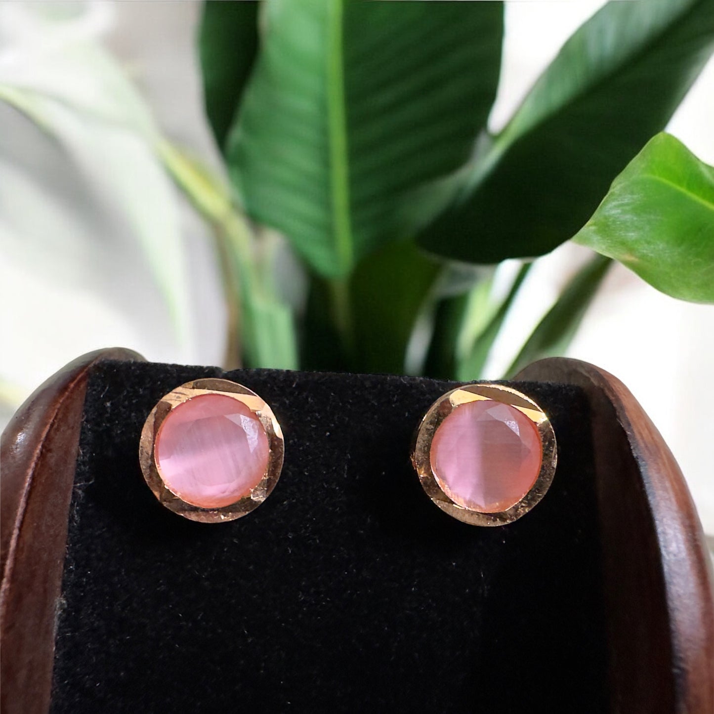 Single Stone Studs (round)