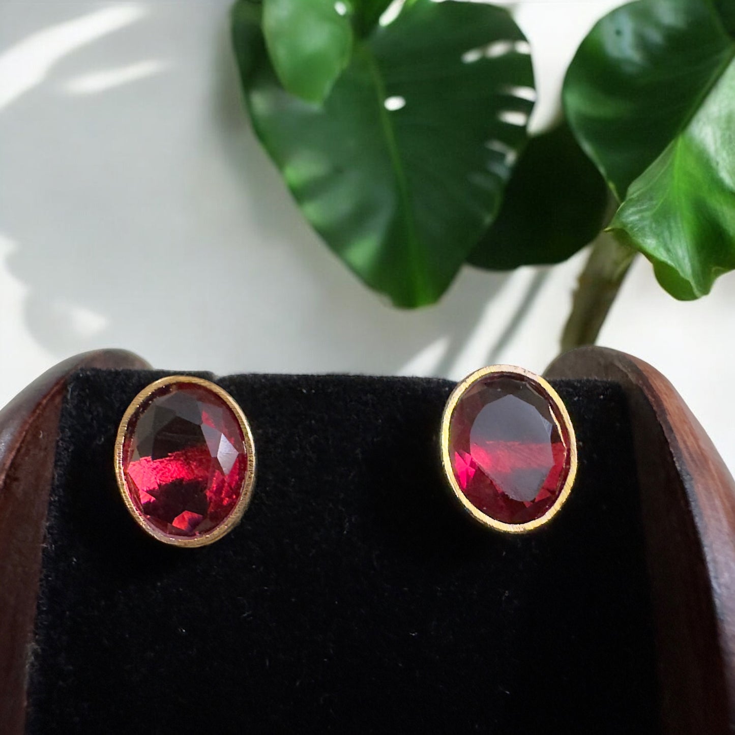 Single Stone Studs (Oval)