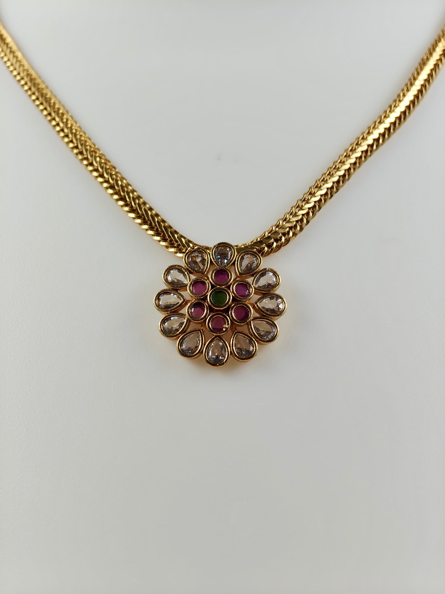 Simple Single Pendant Necklace