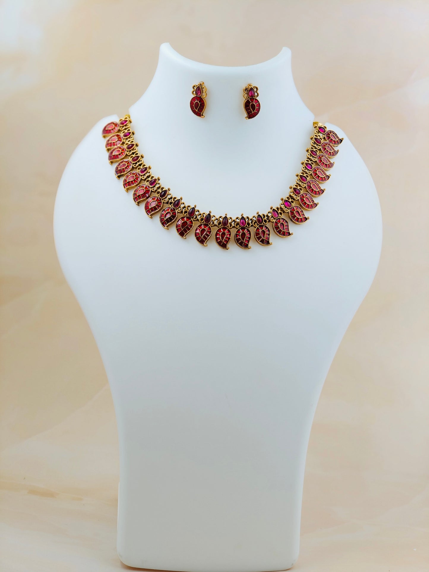 Classic Mango Necklace Red