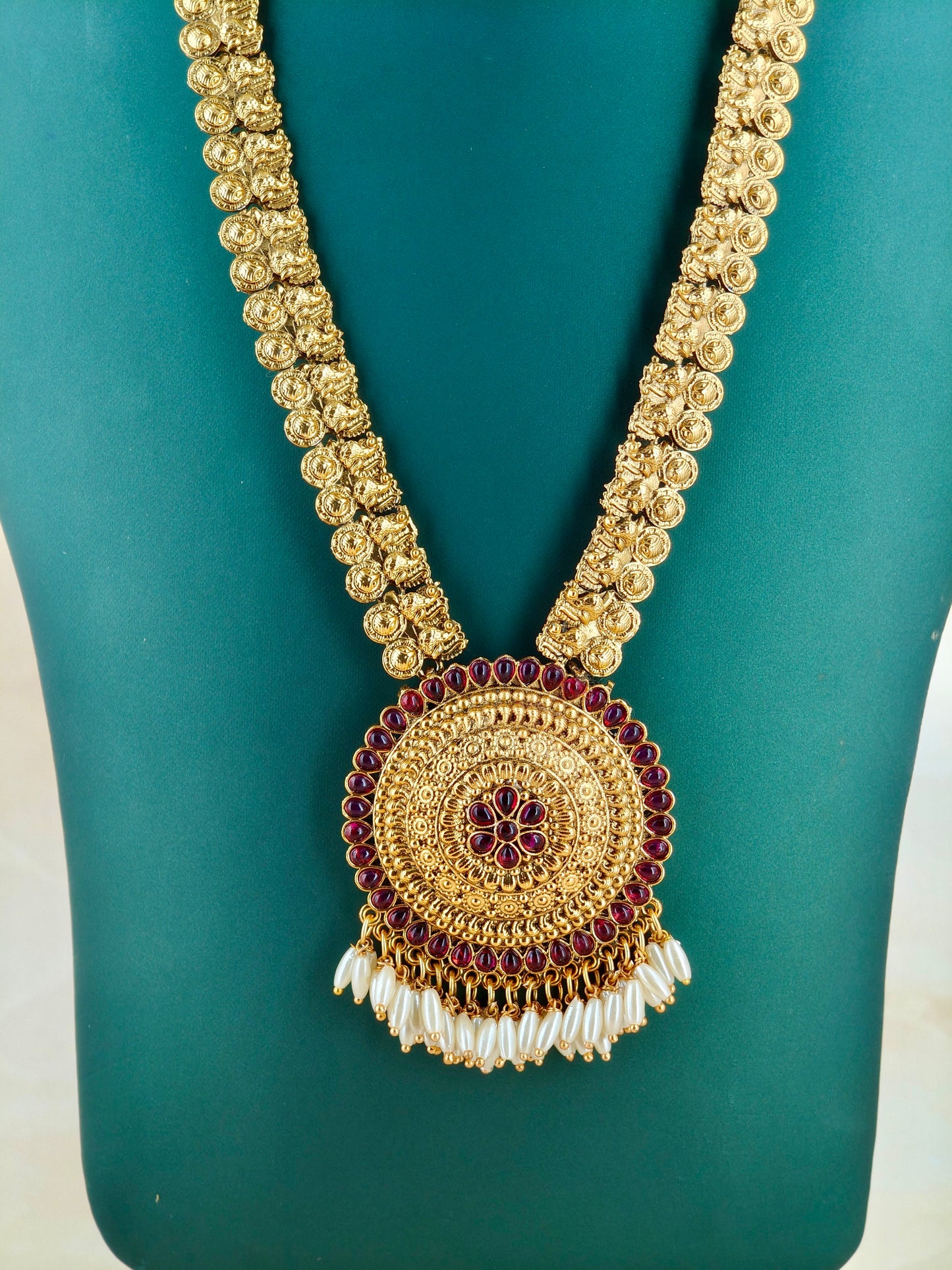 Beautiful Floral Pearl Pendant Haaram