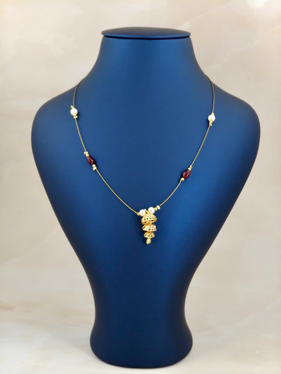 Beautiful Jumki Pendant Invisible Chain
