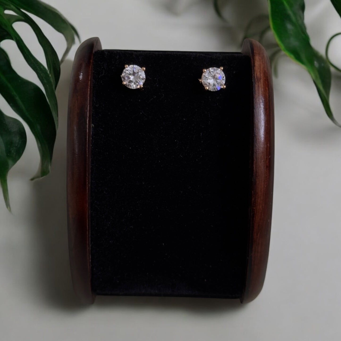 Single Stone Stud (round-small)