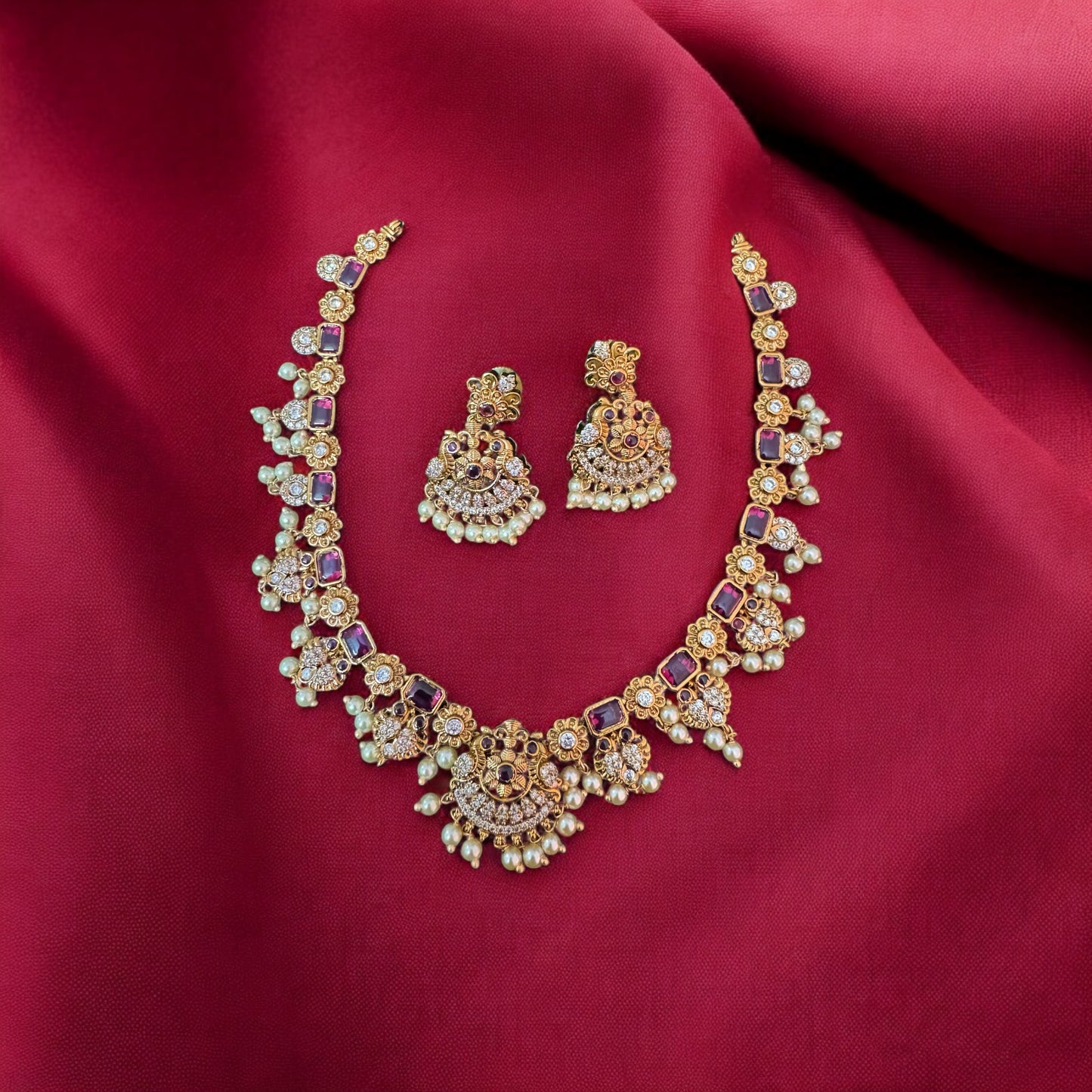 Elegant Flower Design Necklace & Earrings Set