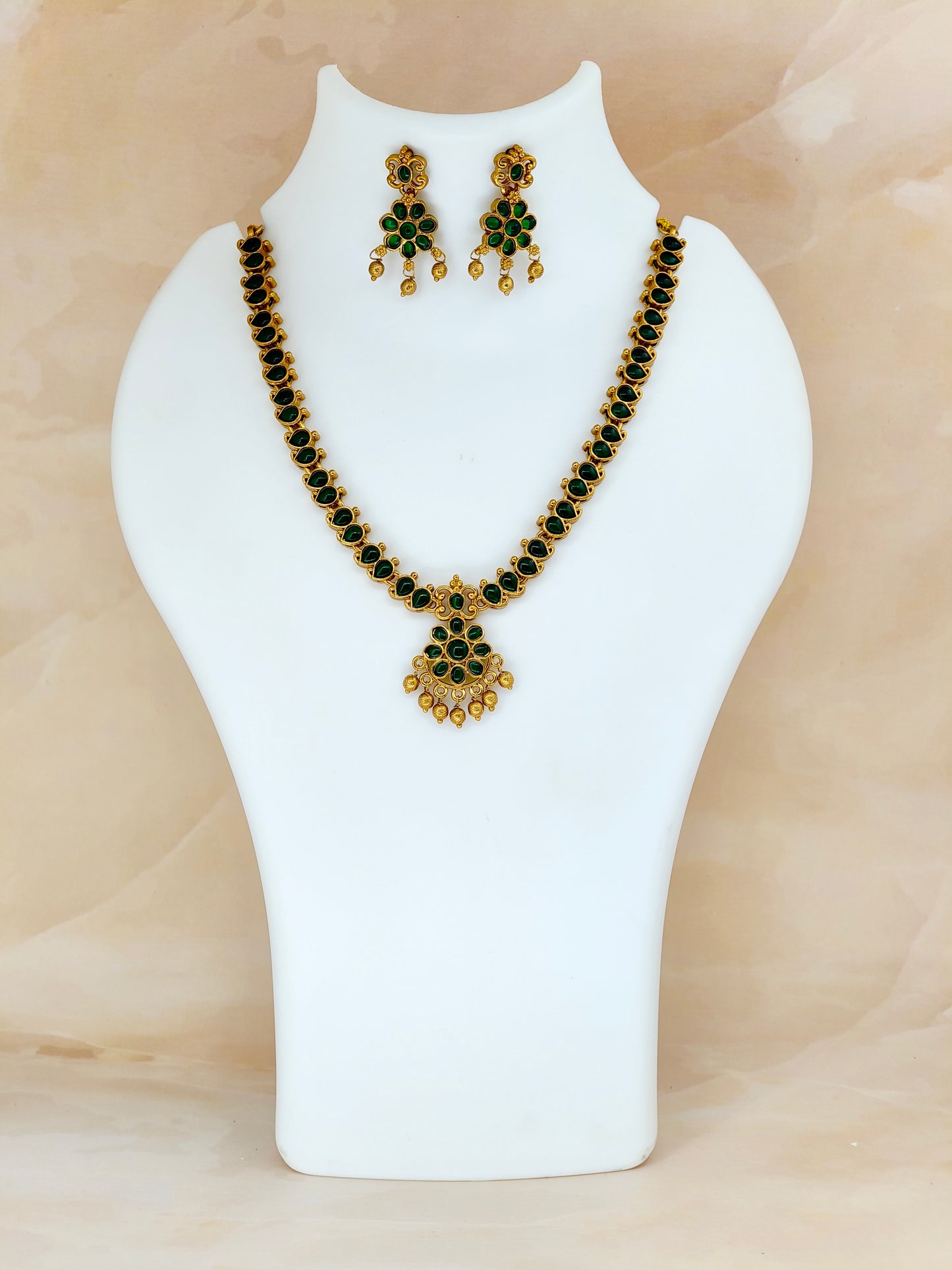 Traditional Kemp Stone chuttiyum chainum Green