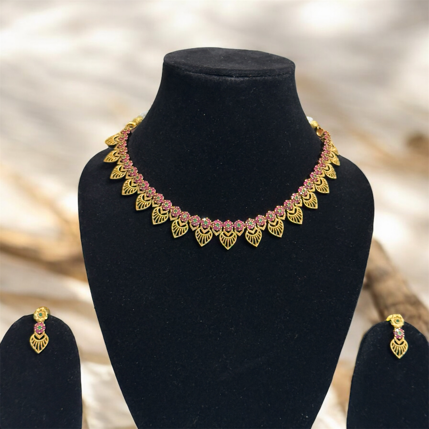 Simple and Elegant Leaf Design Necklace with Earrings