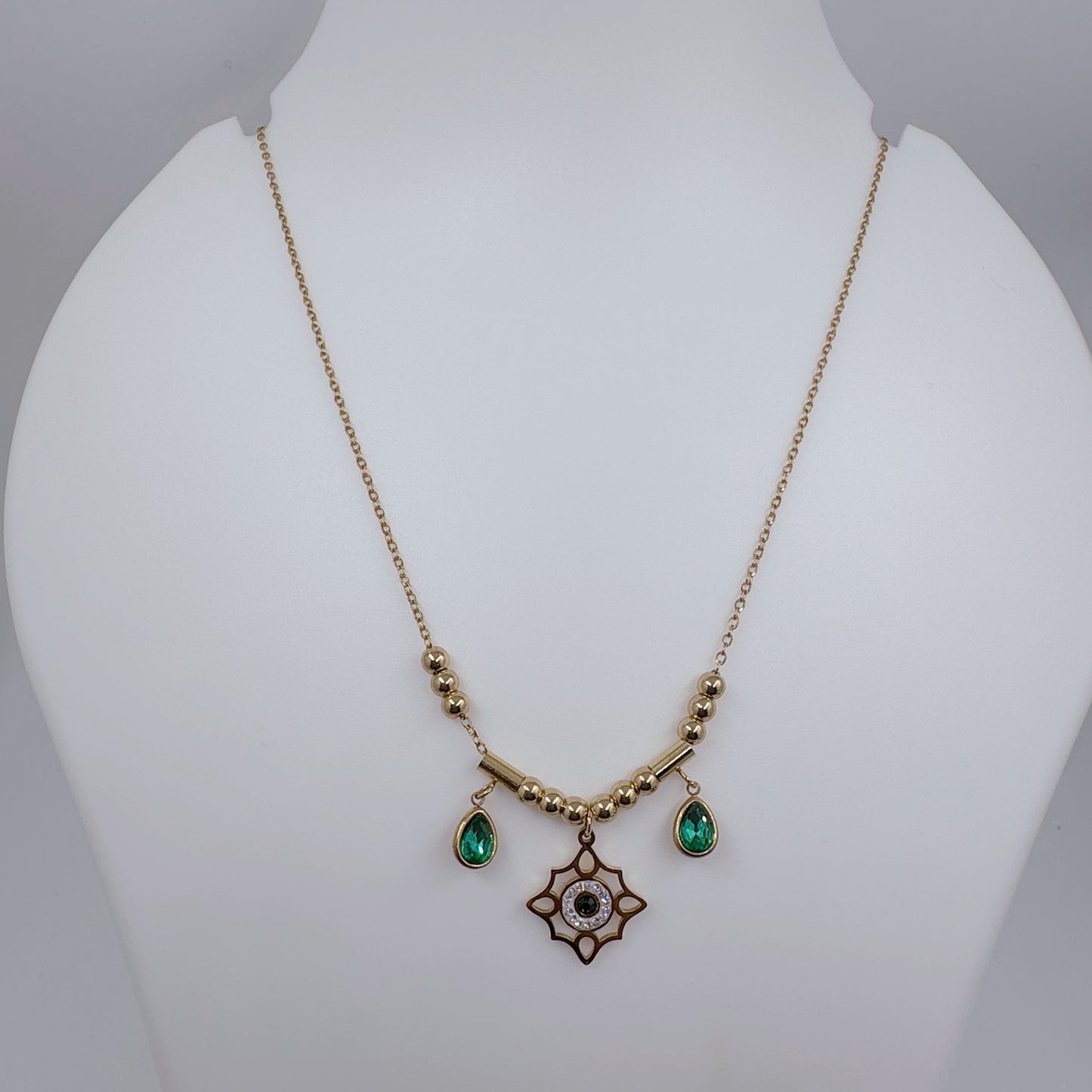 Beautiful Stone Hanging Chain