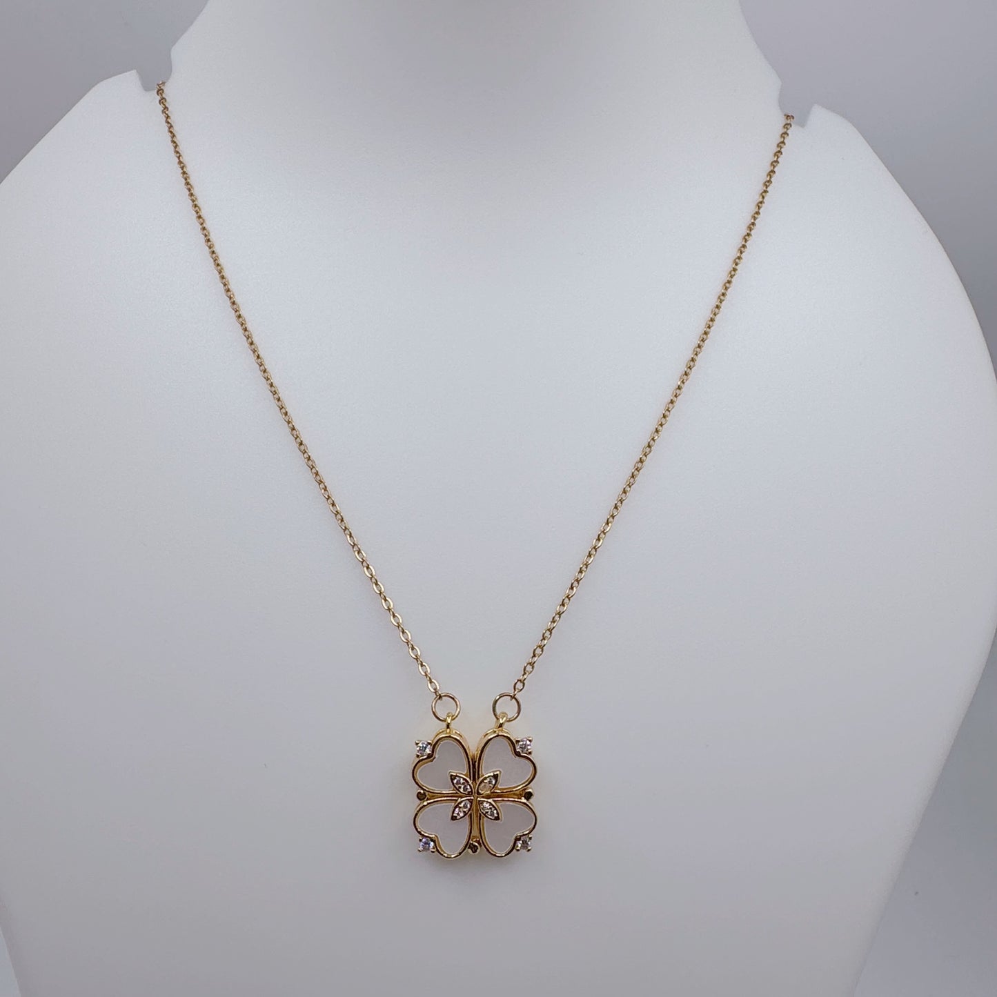 Floral foldable Pendant Chain