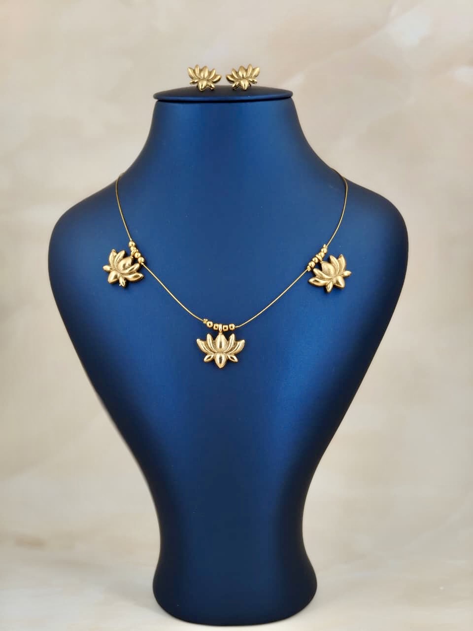 Beautiful Golden Lotus Invisible Necklace