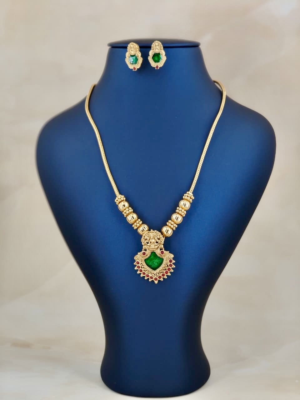 Single Palakka Pendant Necklace Green