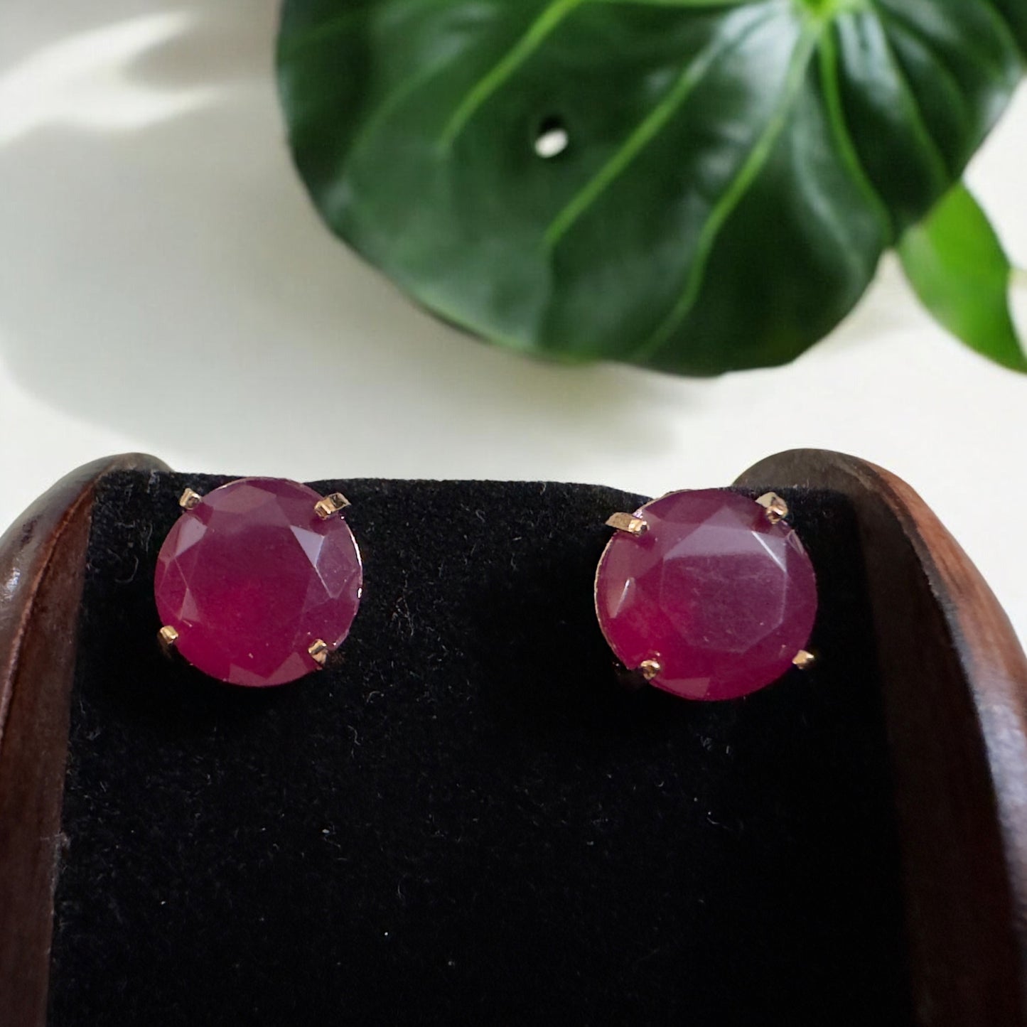 Studs with Single Stone (round)