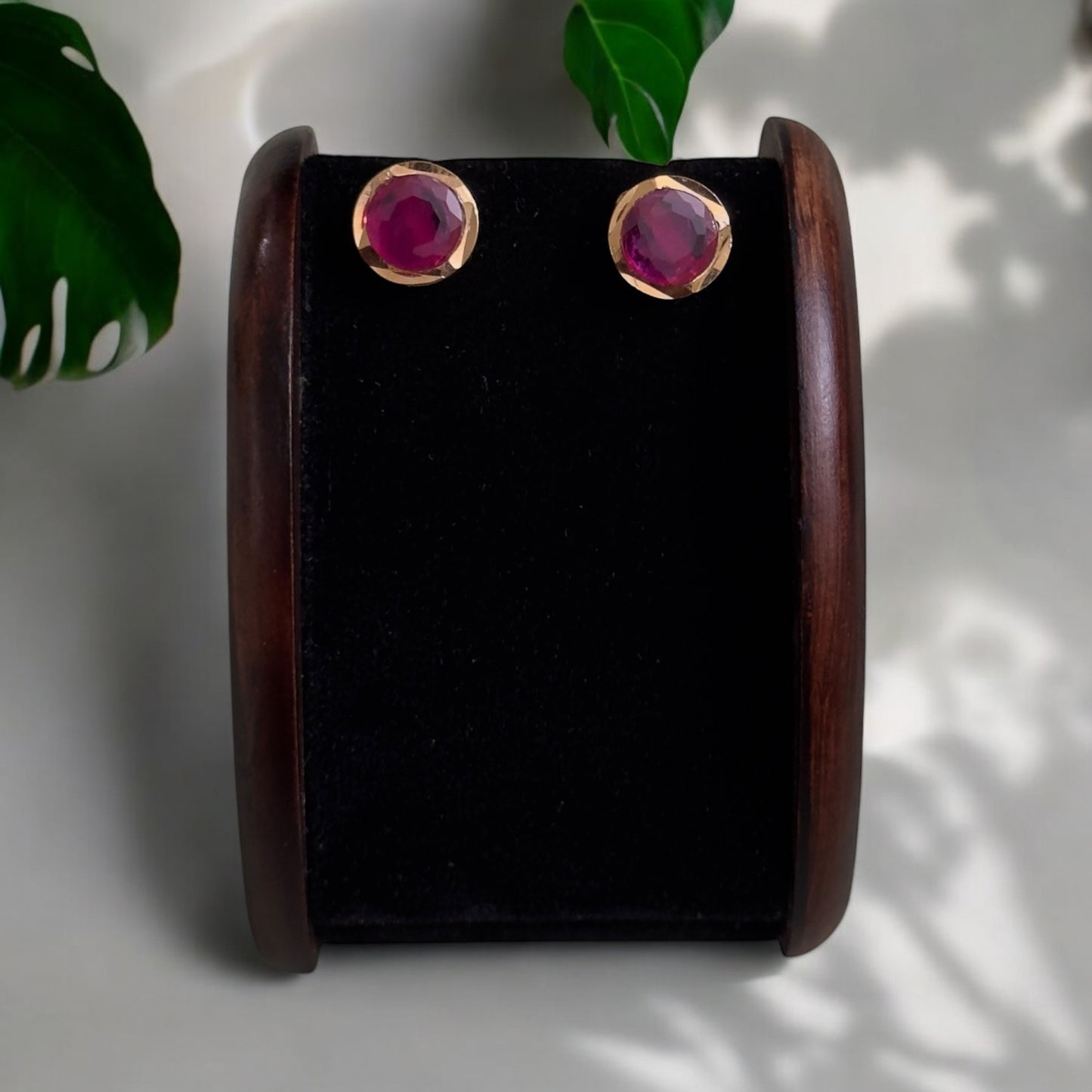 Single Stone Studs (round)