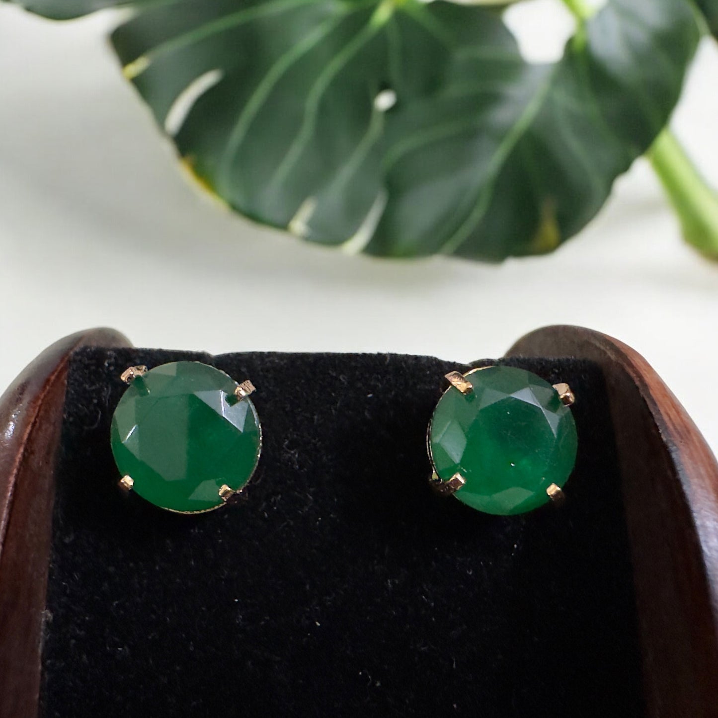 Studs with Single Stone (round)