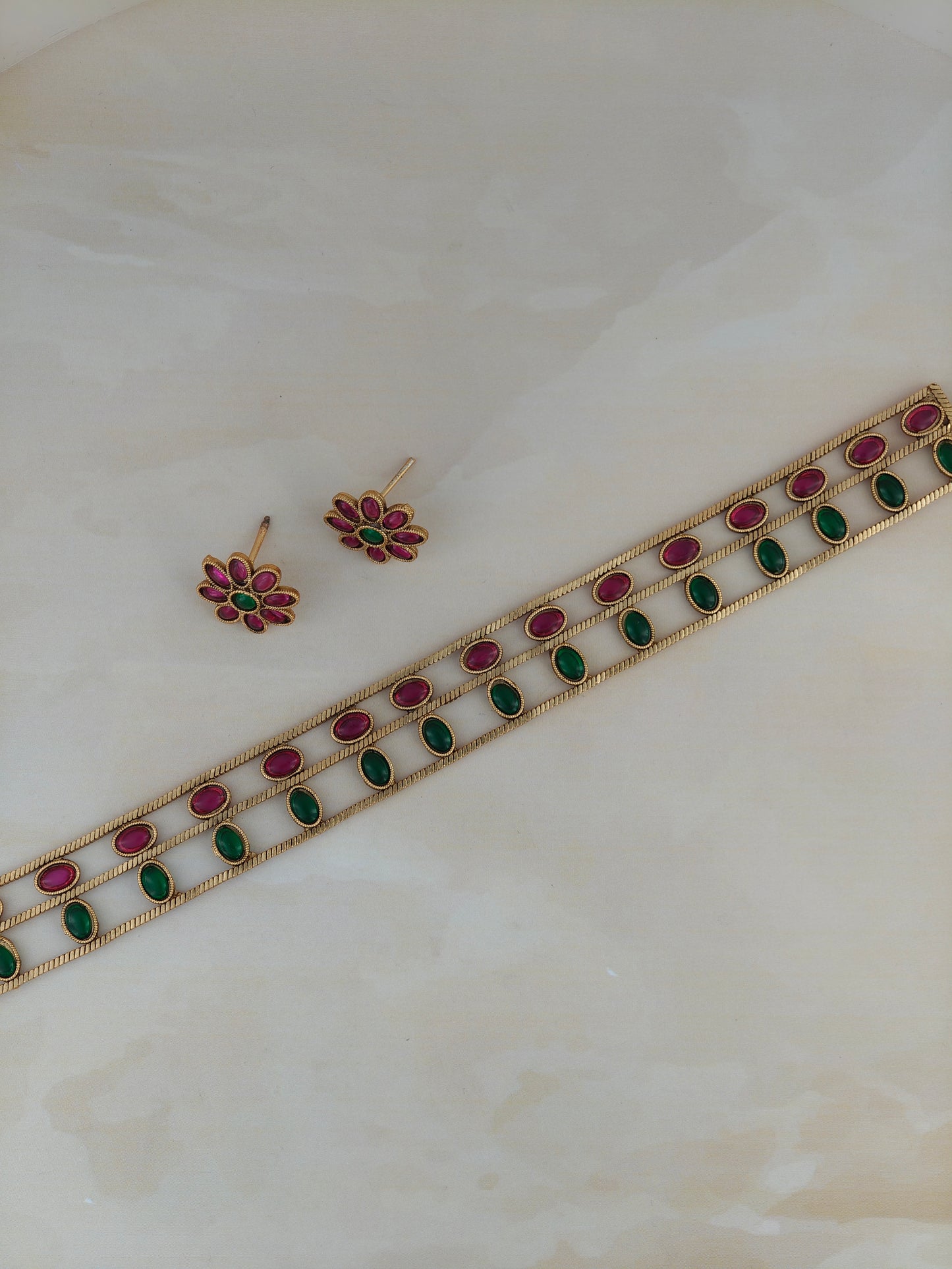 Elegant Choker in Green & Ruby