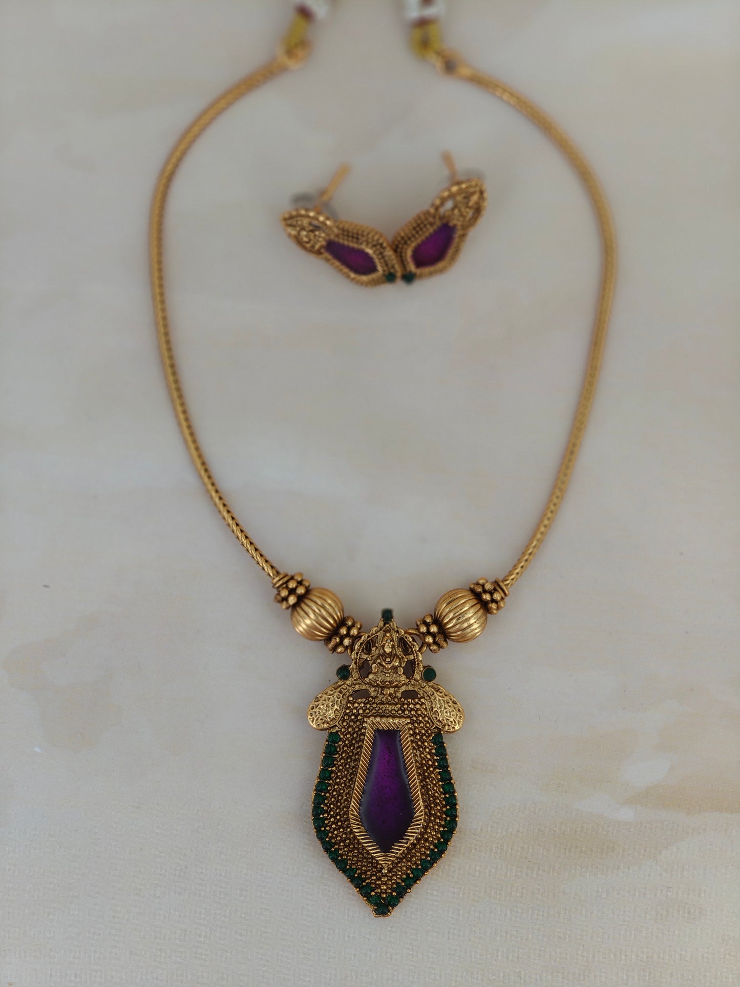 Vaadamalli Pendant Necklace
