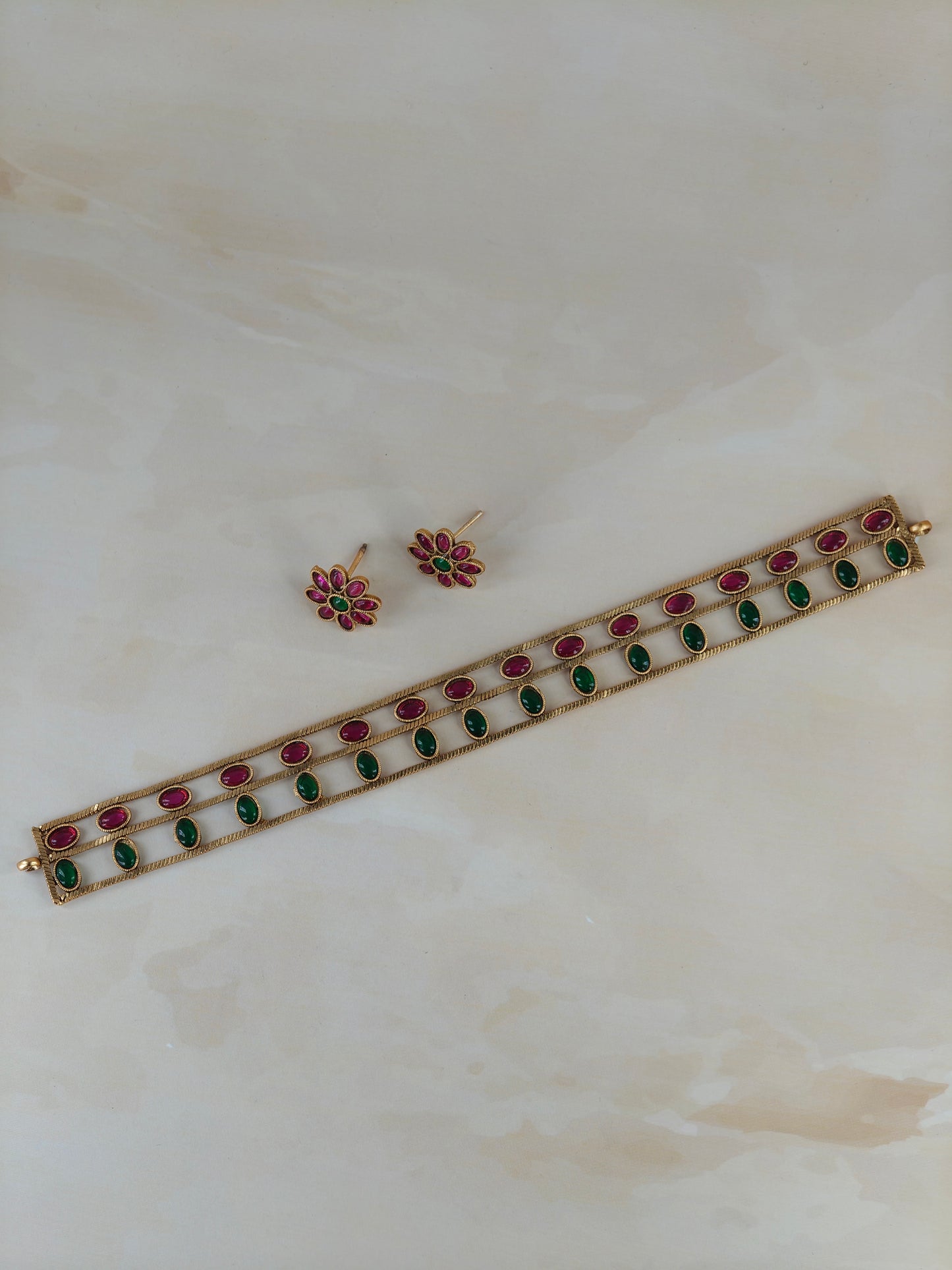 Elegant Choker in Green & Ruby