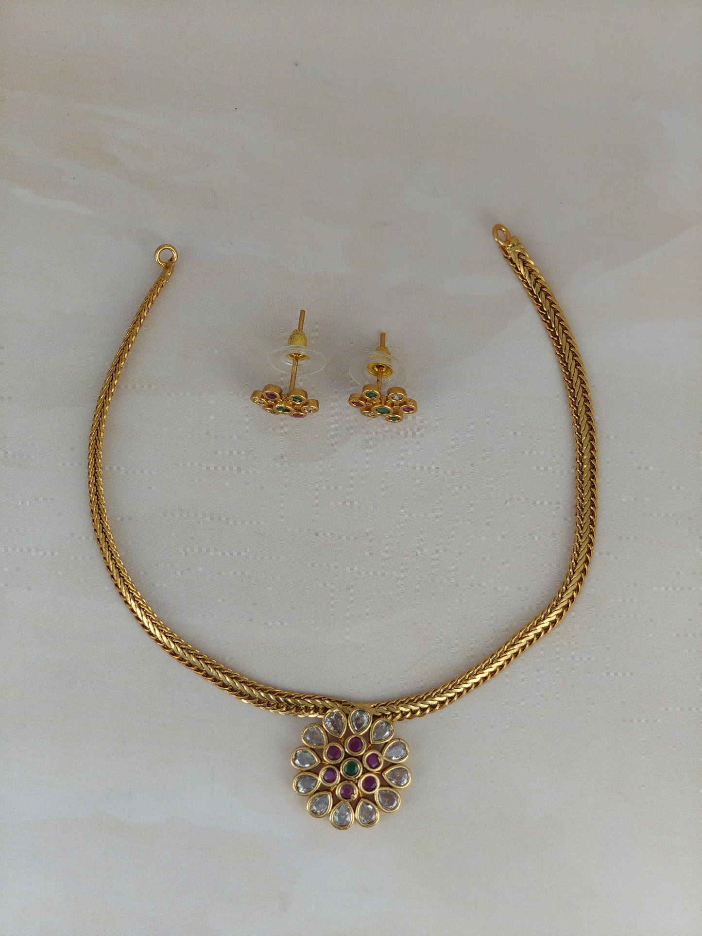 Simple Single pendant Necklace