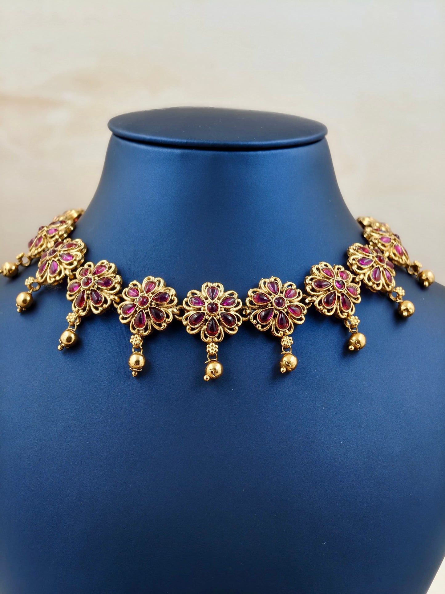 Trending Floral pattern Necklace with golden drops