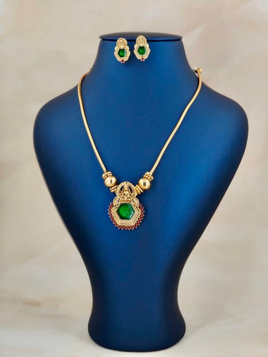 Beautiful Pendant Necklace Green