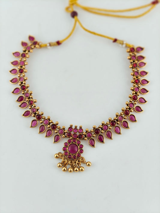 Beautiful Kemp stone necklace Ruby