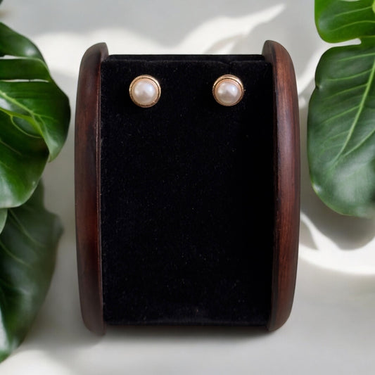 Single Pearl Stud (small)