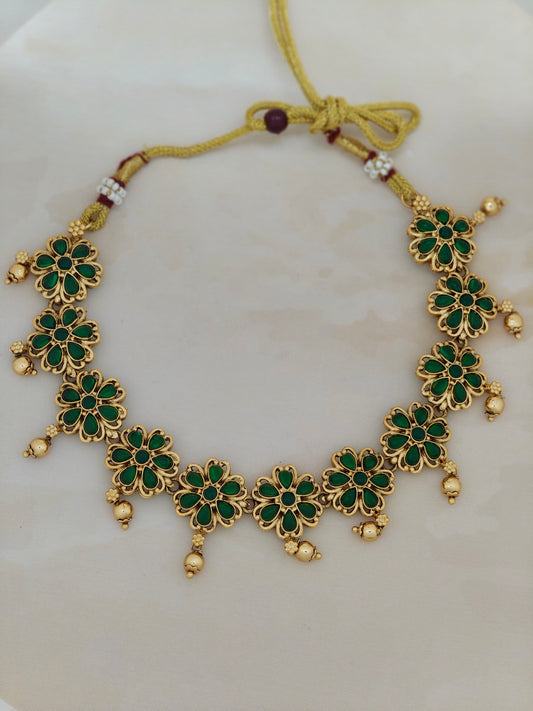 Floral Pattern Hanging necklace Green