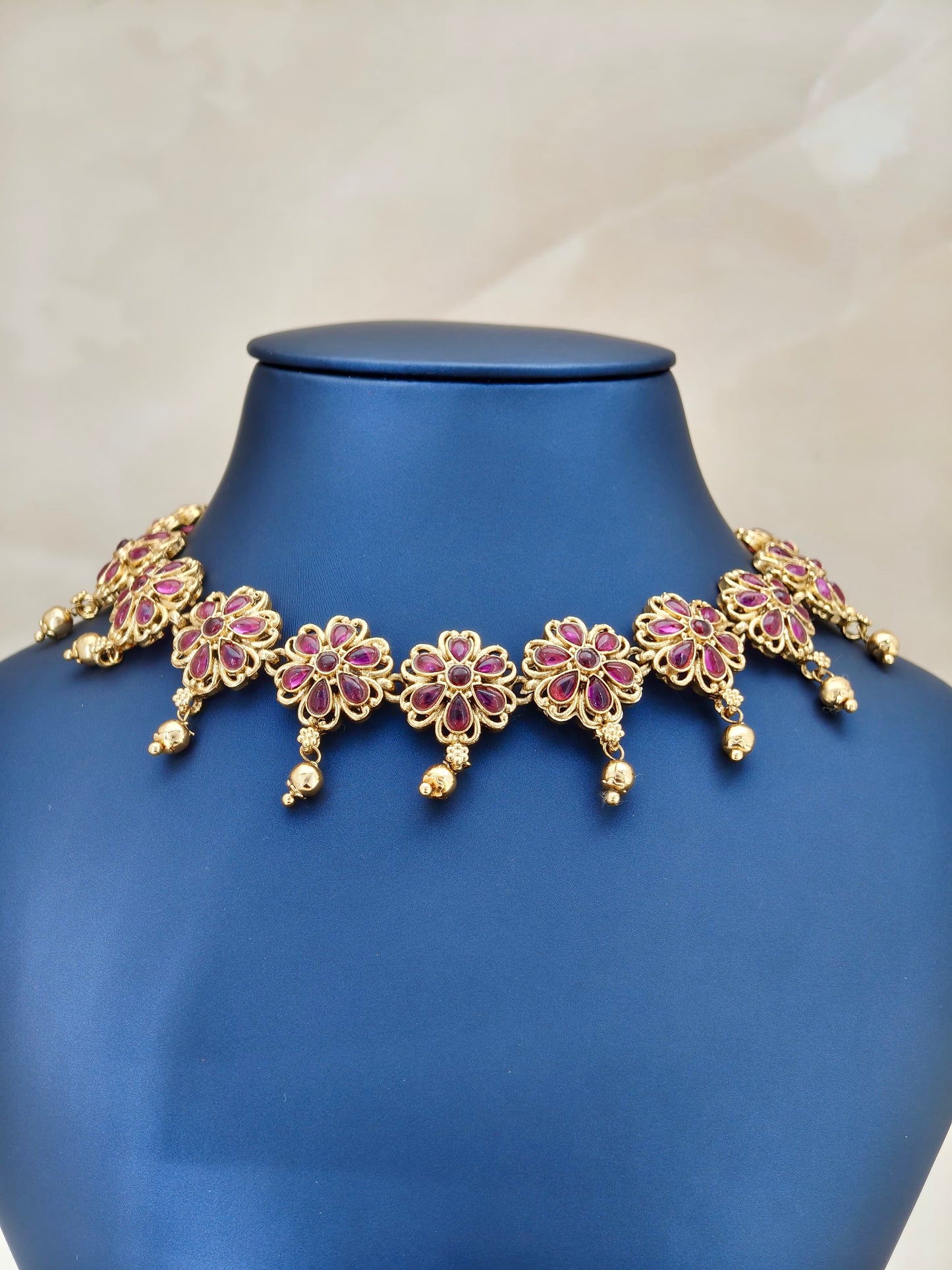 Floral Pattern Hanging necklace Ruby