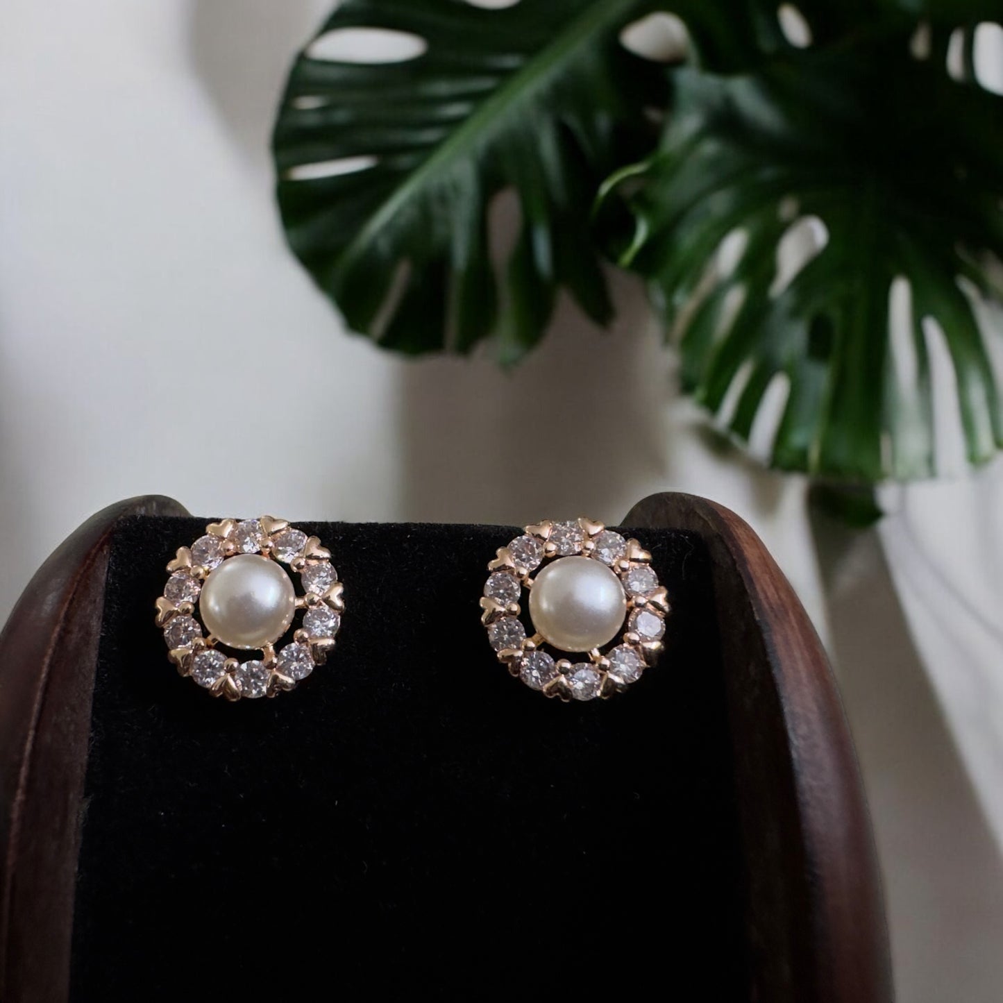 Beautiful Stud with White stones & Pearl