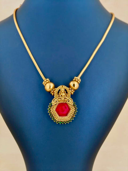 Beautiful Pendant Necklace Rani Pink