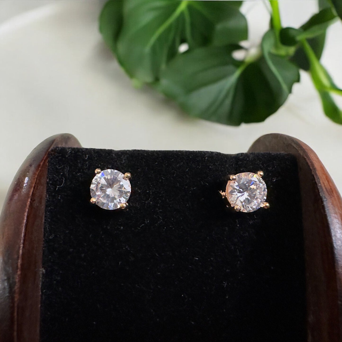 Single Stone Stud (round-small)