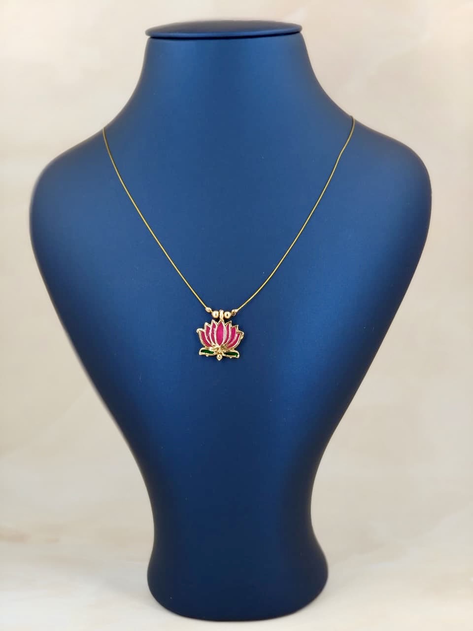 Single Lotus Pendant Invisible Necklace