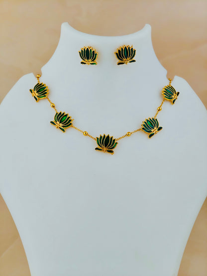 Trending Lotus Chain Green