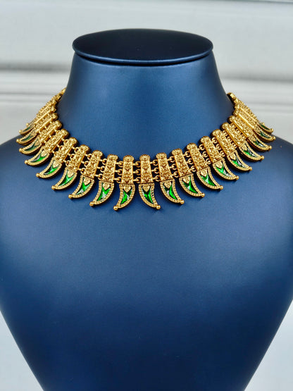Traditional Pulinakha Necklace