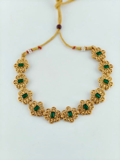 Elegant Choker with Emerald Stones